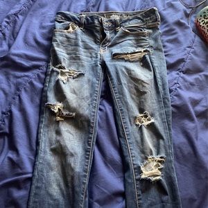 american eagle jeans ripped size 4,worn slightly.